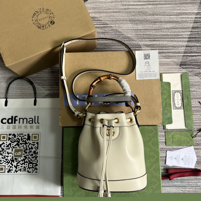 G*u*i bucket bags